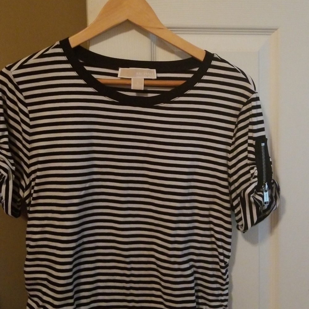 MICHEAL KORS  T.SHIRT